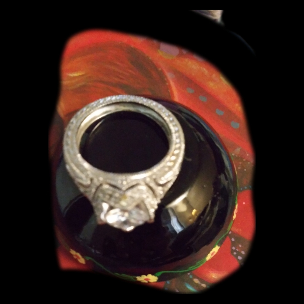 Womens Ring - Picture 2 of 5